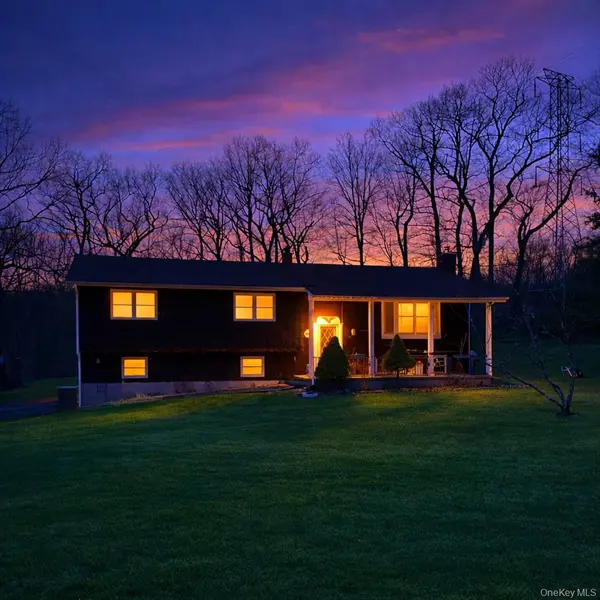 9 Summit Brook RD, Tuxedo Park, NY 10987