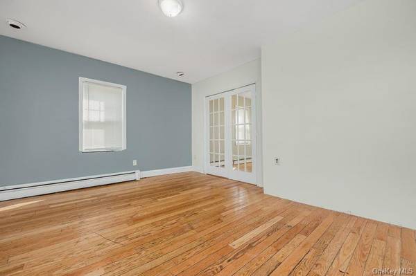 16 Mackey AVE, Port Washington, NY 11050