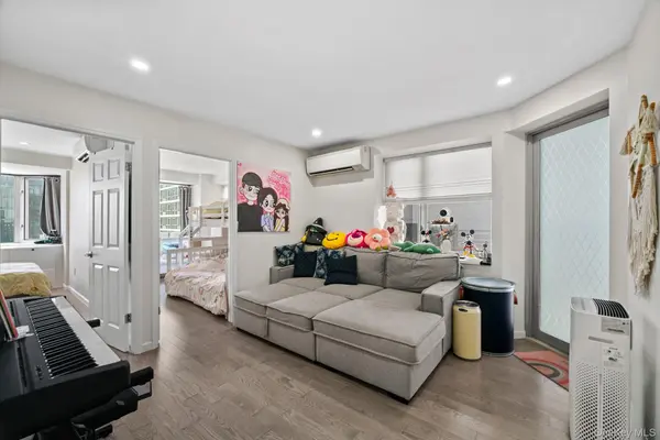 3720 Prince ST #11B, Flushing, NY 11354