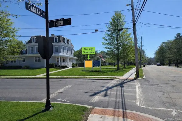 21 Oakland AVE #1B, Warwick, NY 10990