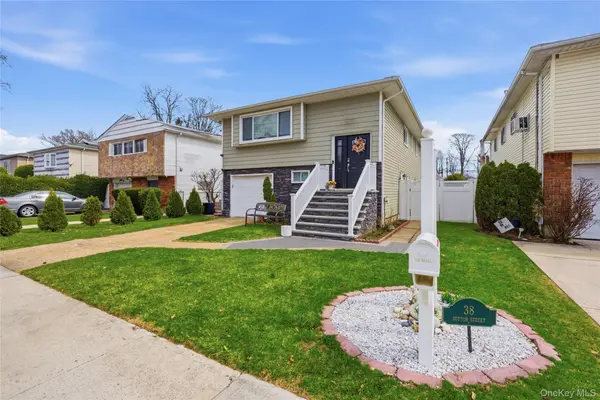 38 Sutton ST, Hempstead, NY 11550