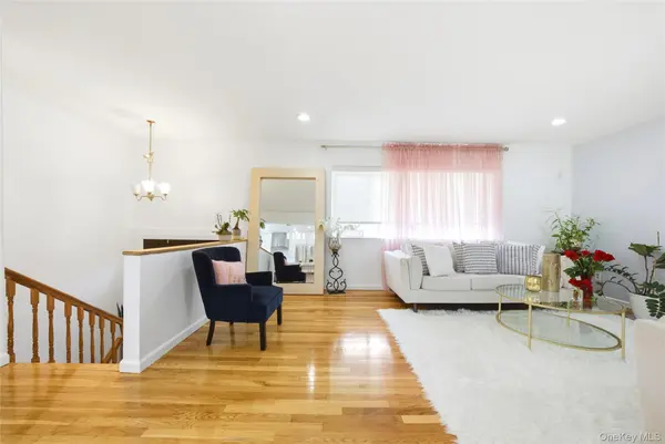 38 Sutton ST, Hempstead, NY 11550