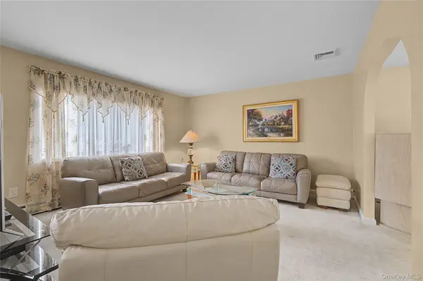 6 Adams CT, Monroe, NY 10950