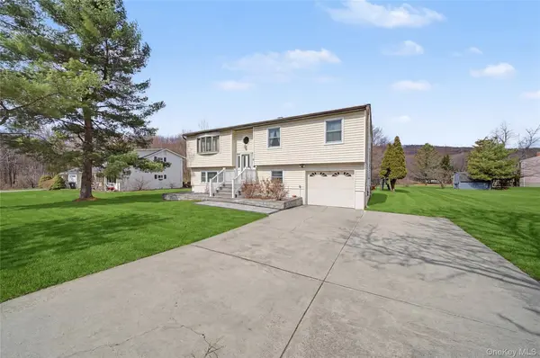 6 Adams CT, Monroe, NY 10950