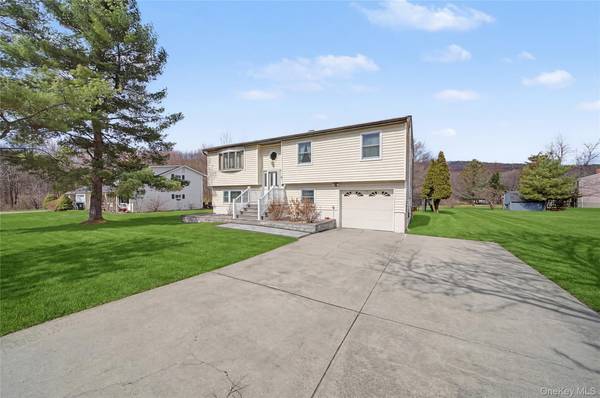 6 Adams CT, Monroe, NY 10950