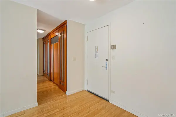 17-85 215th ST #8G, Bayside, NY 11360
