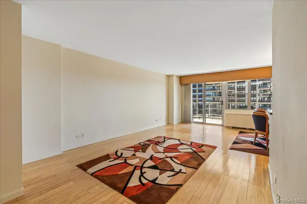 17-85 215th ST #8G, Bayside, NY 11360