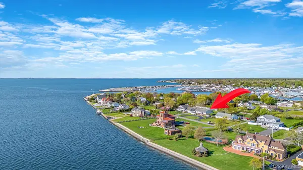 146 Awixa AVE, Bay Shore, NY 11706