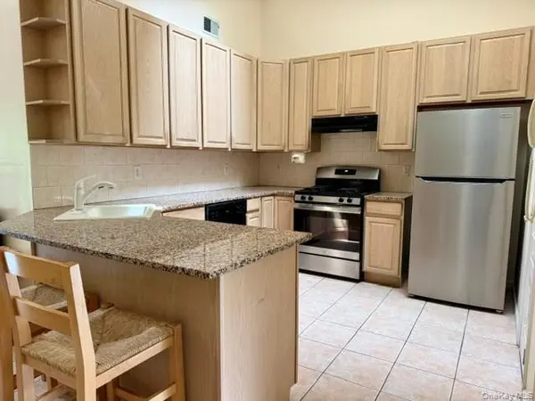 2807 Eve Ann DR, Port Jefferson Station, NY 11776