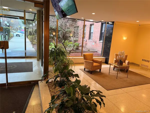 100-25 Queens BLVD #3JJ, Forest Hills, NY 11375