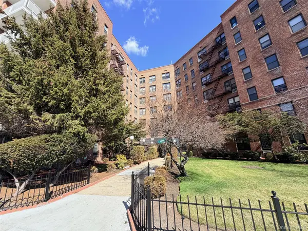 100-25 Queens BLVD #3JJ, Forest Hills, NY 11375