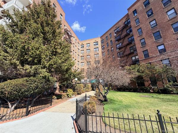 100-25 Queens BLVD #3JJ, Forest Hills, NY 11375