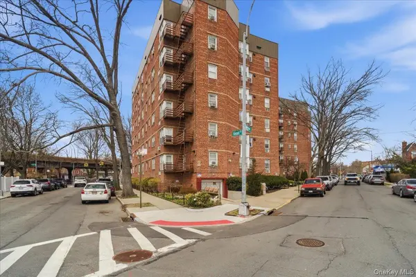 6692 Selfridge ST #4F, Forest Hills, NY 11375