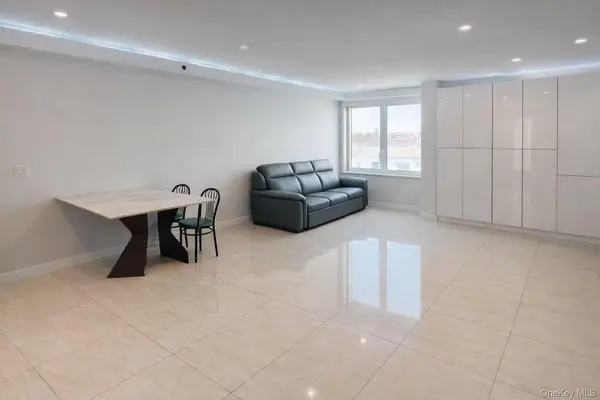 15815 Union TPKE #401N, Fresh Meadows, NY 11366