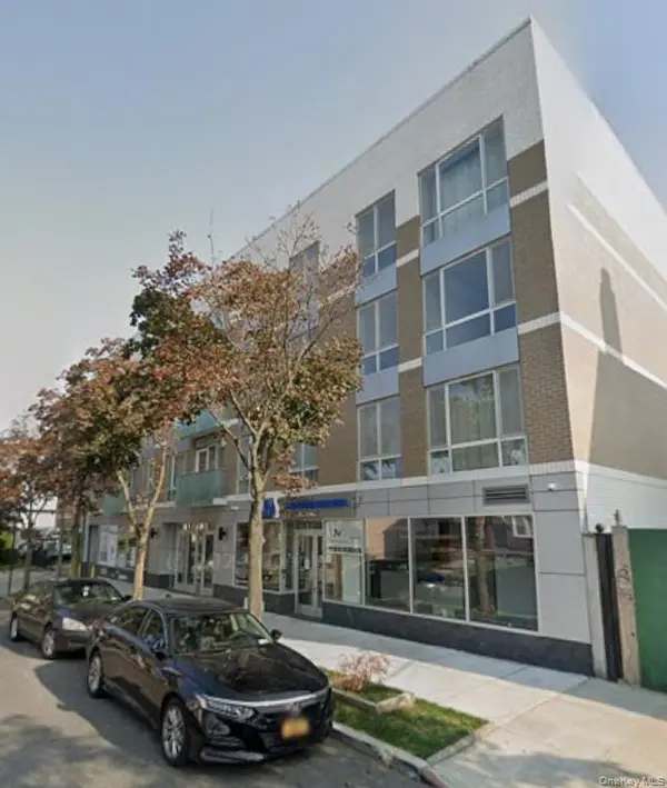15815 Union TPKE #401N, Fresh Meadows, NY 11366