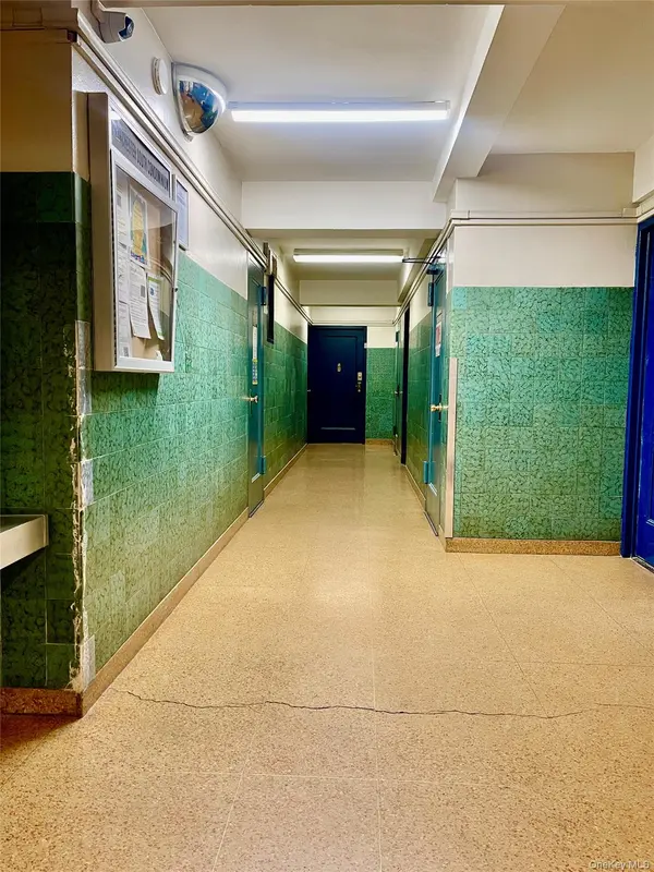 1594 Metropolitan AVE #TD, Bronx, NY 10462