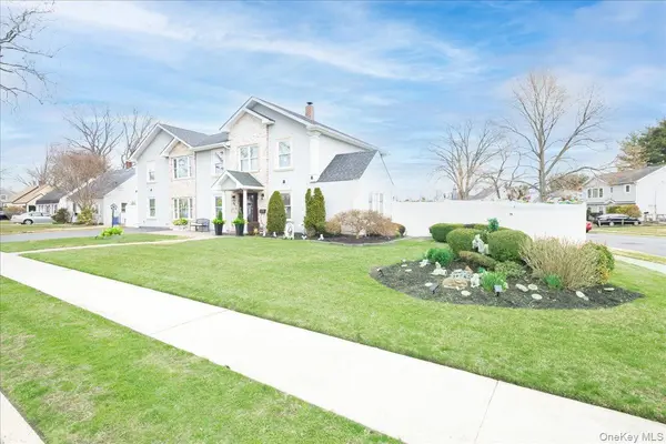35 Carnation RD, Levittown, NY 11756