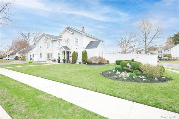 35 Carnation RD, Levittown, NY 11756