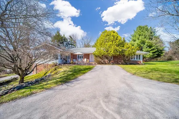 650 Netherwood RD, Hyde Park, NY 12538