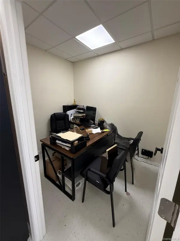 681 Hempstead TPKE, Franklin Square, NY 11010