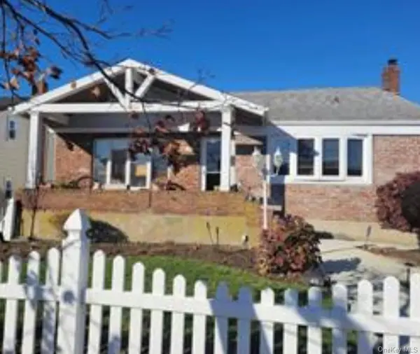 68 Howard AVE, Freeport, NY 11520