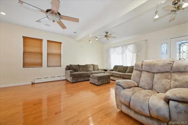 88-37 249th ST, Bellerose, NY 11426