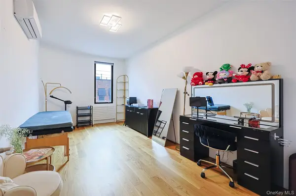 14-11 114 Streets, College Point, NY 11356
