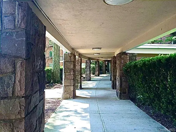 30 S Cole AVE #6L, Spring Valley, NY 10977