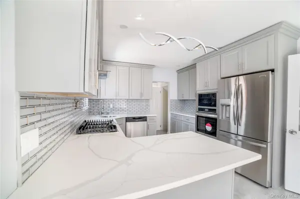 81-28 252nd ST, Bellerose, NY 11426