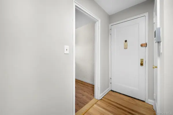15 Beach RD #3D, Great Neck, NY 11023