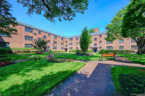 15 Beach RD #3D, Great Neck, NY 11023