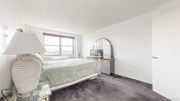 6120 Grand Central Pkwy #A704, Forest Hills, NY 11375