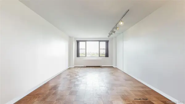 6120 Grand Central Pkwy #A704, Forest Hills, NY 11375