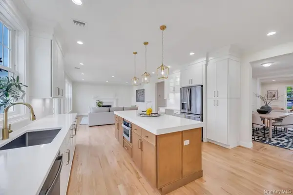 85 West AVE, Hicksville, NY 11801