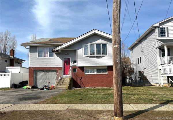 572 Miller AVE, Freeport, NY 11520