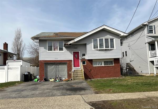 572 Miller AVE, Freeport, NY 11520