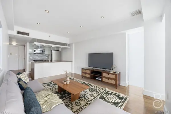 21-24 30th AVE #4A, Astoria, NY 11102