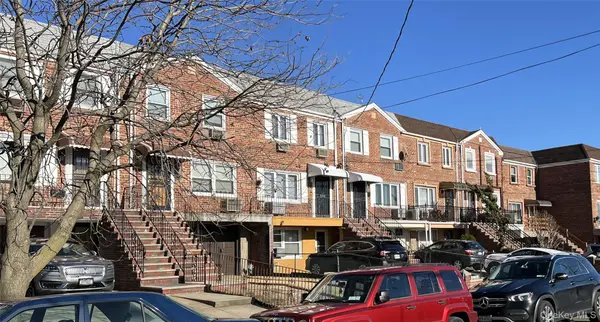 6135 64th ST, Middle Village, NY 11379