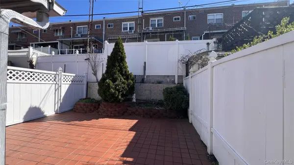 6135 64th ST, Middle Village, NY 11379