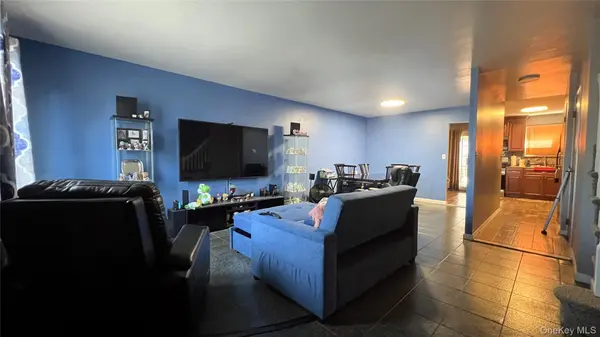 6135 64th ST, Middle Village, NY 11379