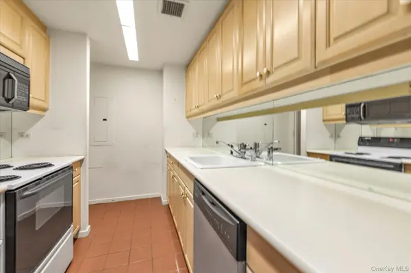 100 Hilton AVE #M3, Garden City, NY 11530