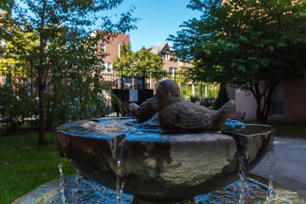 3345 90th ST #3G, Jackson Heights, NY 11101