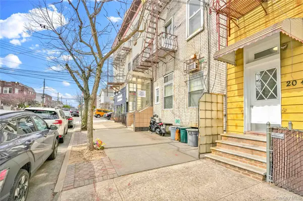 2044 42nd ST, Astoria, NY 11105