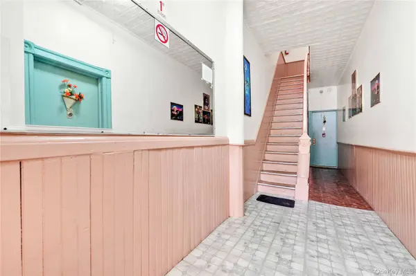 2044 42nd ST, Astoria, NY 11105