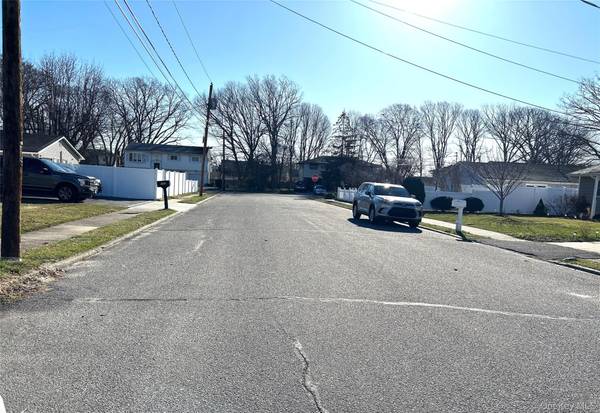 116 Madison AVE, Amityville, NY 11701