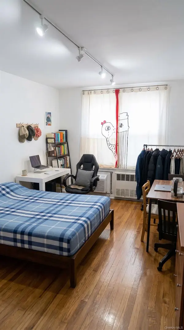 4107 Bowne ST #3F, Flushing, NY 11355