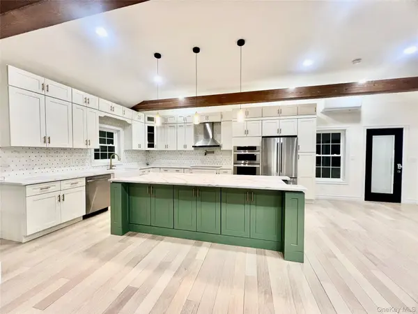 38 Railroad AVE, East Hampton, NY 11937
