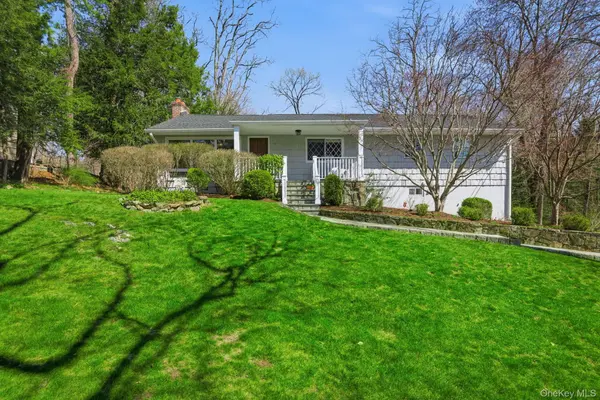 26 Meadow LN, Chappaqua, NY 10514