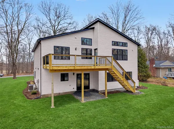 78 Crawford ST, Pine Bush, NY 12566