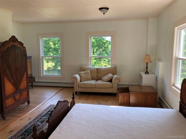 181 Huguenot ST, New Paltz, NY 12561